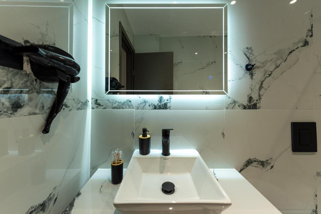 Frourio Lodge Α2 라리사 외부 사진